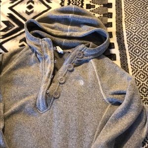 Size Medium The North Face pullover. Woman’s